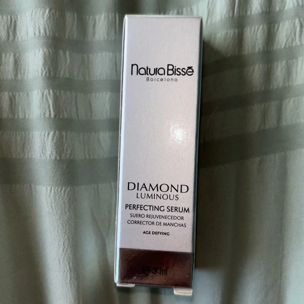 Natura Bissé -DIAMOND LUMINOUS PERFECTING SERUM 0.1 FL. OZ - Picture 2 of 5